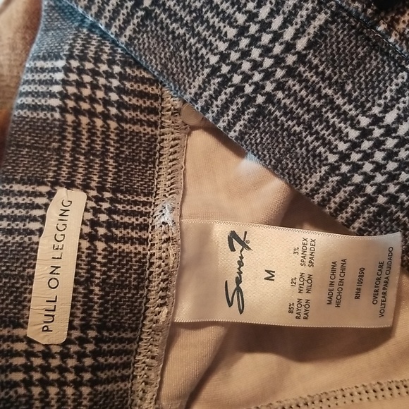 Seven 7 Pull On Legging pants. Size medium - Picture 7 of 7